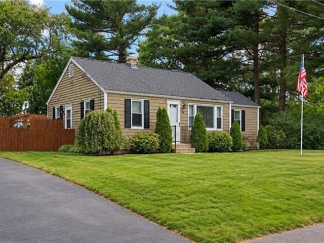 House for sale in Lincoln Park, Warwick