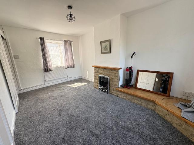 House for rent in Holmewood, West Yorkshire