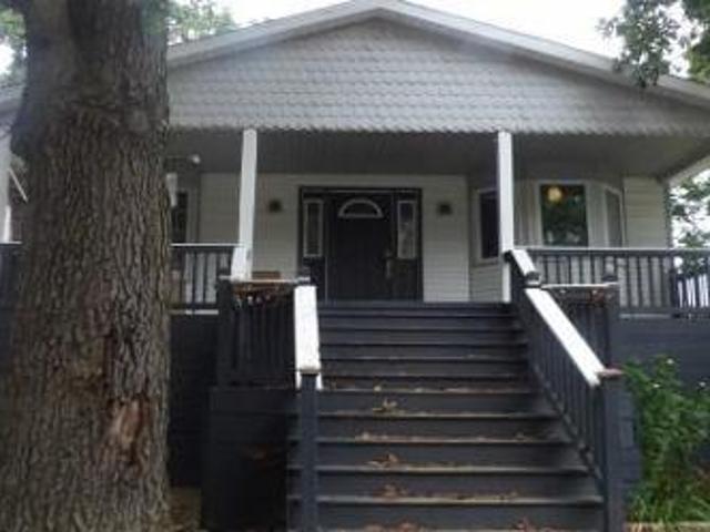 House for sale in Pleasant Lake