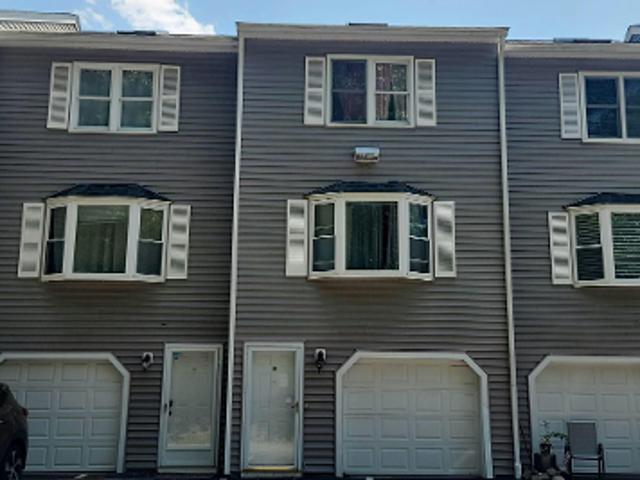 Condo for sale in Collinsville, Dracut