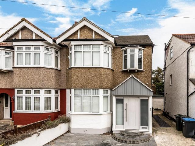 House for rent in Carterhatch, Greater London