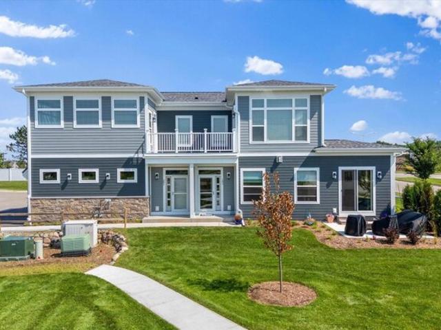 Condo for sale in Waukesha