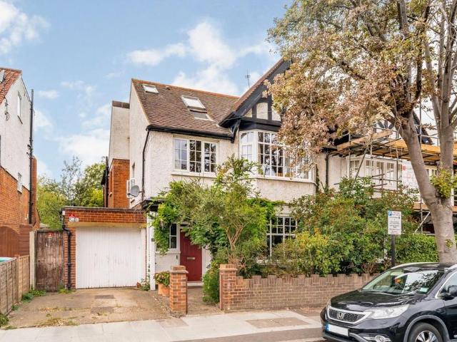 House for rent in London Borough of Richmond upon Thames, Greater London