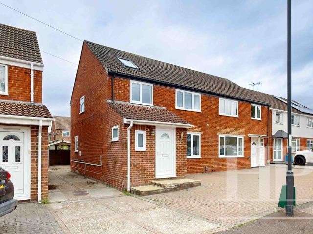 House for rent in Pound Hill, Crawley