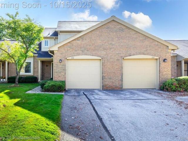 House for sale in Rochester Hills, Michigan