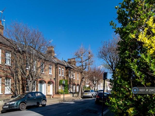 Apartment for rent in Clapham Junction, Greater London