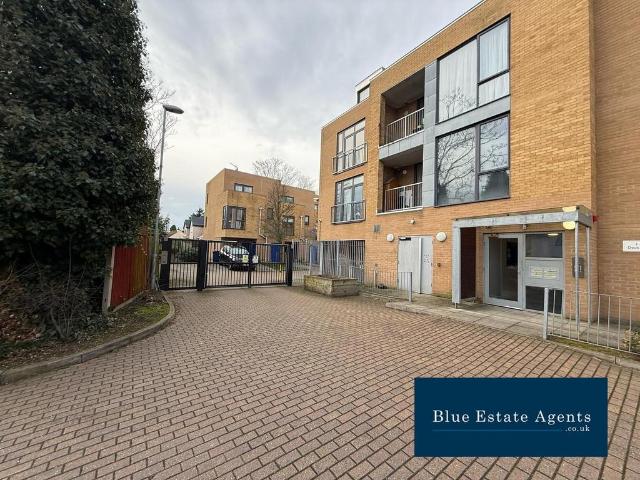Apartment for rent in London Borough of Ealing, Hanwell