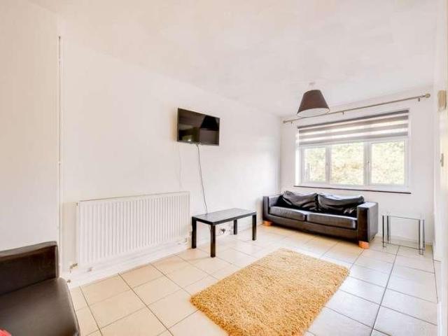 House for rent in Hales Place, The Bridge