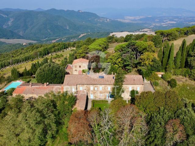 Casa in vendita a Larderello, Toscana