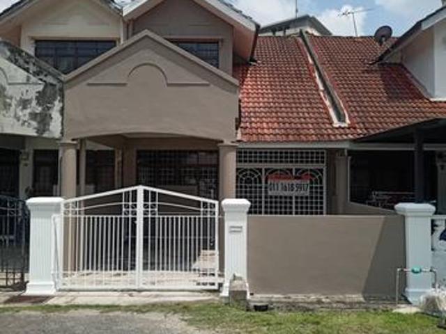 Terraced House for sale in Malaka