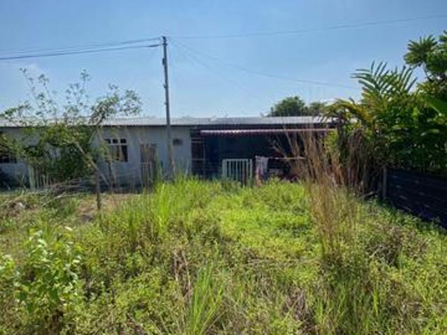Terraced House for sale in Malaka