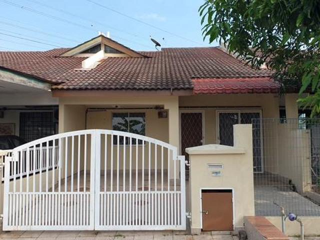 Terraced House for sale in Tanjong Sepat, Selangor