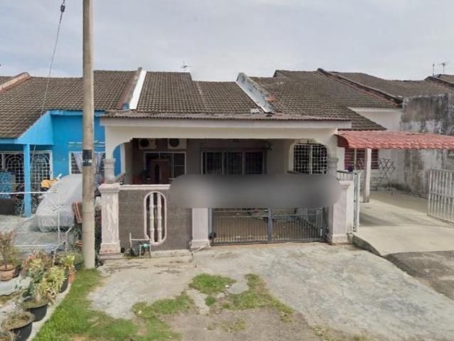 Terraced House for sale in Malaka