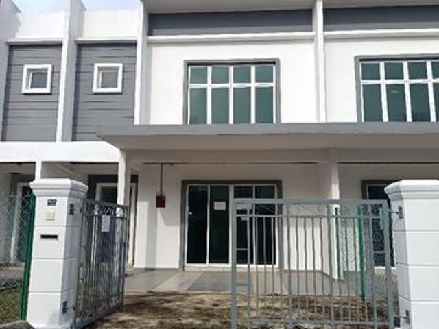 Terraced House for sale in Malaka