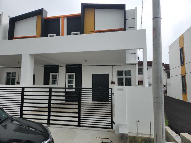 Terraced House for sale in Rembia, Malaka