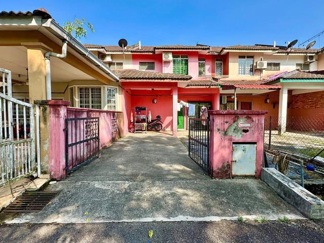 Terraced House for sale in Tanjong Sepat, Selangor