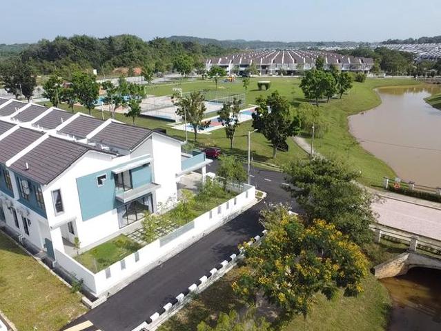 Terraced House for sale in Malaka