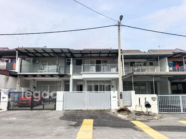 Terraced House for sale in Kampar