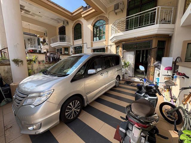 Terraced House for sale in Malaka