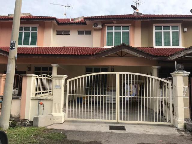 Terraced House for sale in Malaka