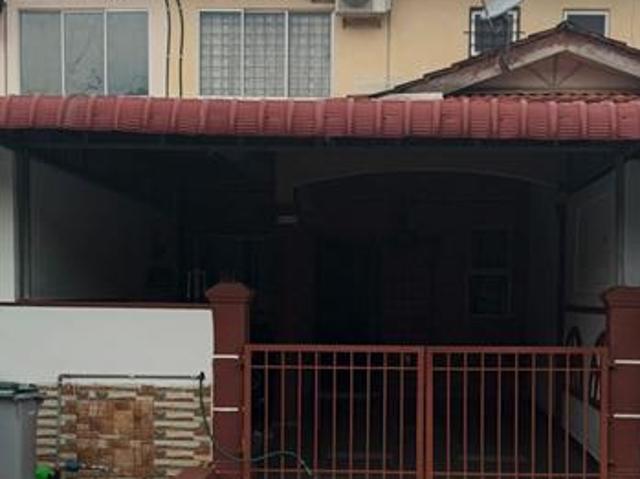 Terraced House for sale in Malaka