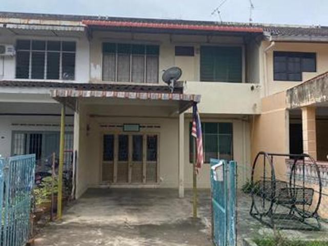 Terraced House for sale in Malaka