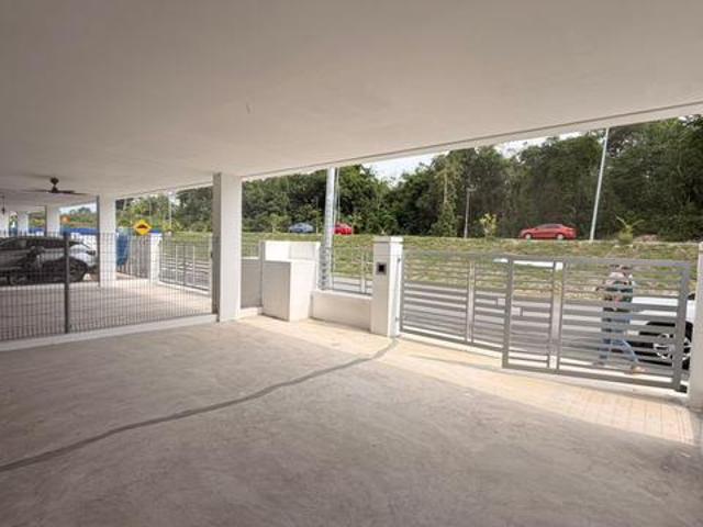 Terraced House for sale in Malaka