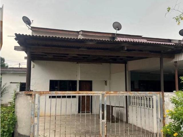 Terraced House for sale in Malaka