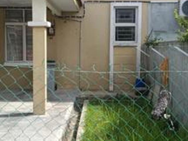 Terraced House for sale in Malaka