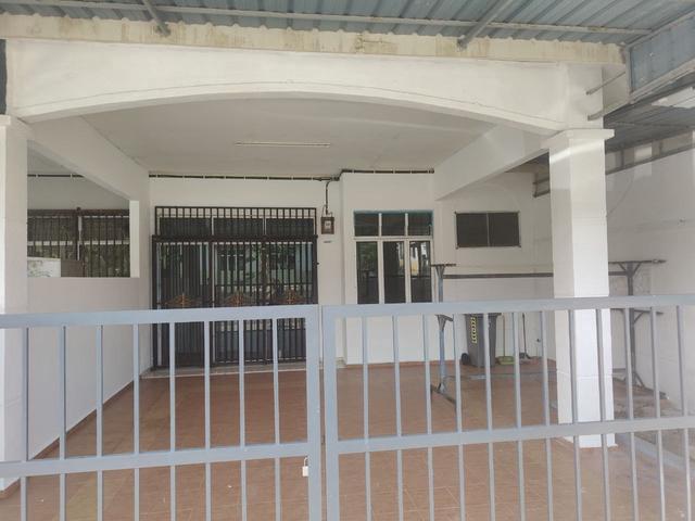 Terraced House for sale in Malaka