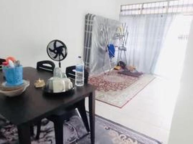 Terraced House for sale in Malaka