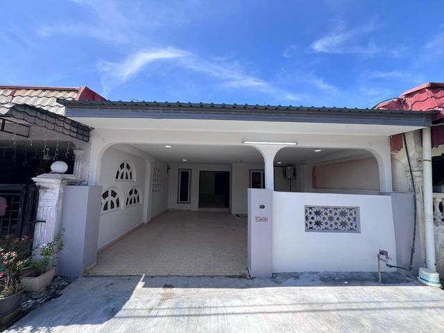Terraced House for sale in Malaka