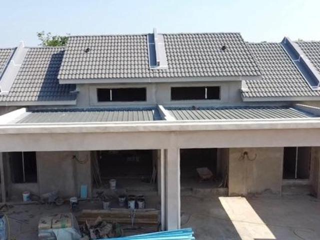 Terraced House for sale in Malaka