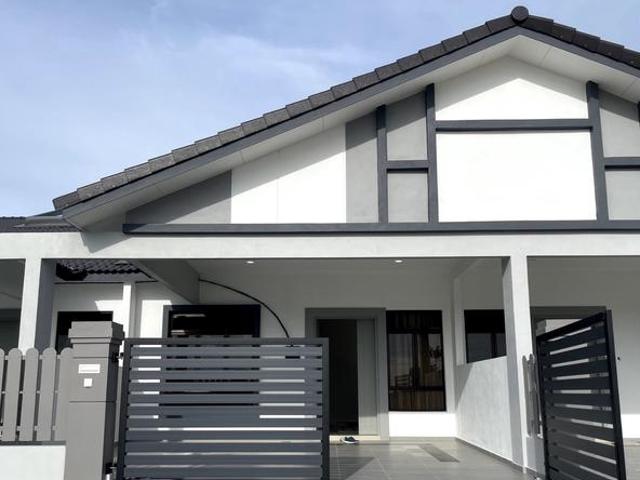 Terraced House for sale in Malaka