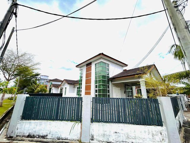 Terraced House for rent in Malaka