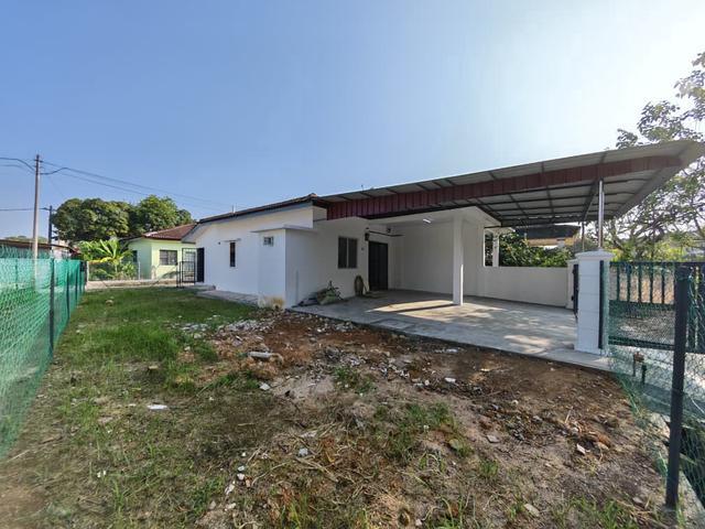 Terraced House for sale in Malaka