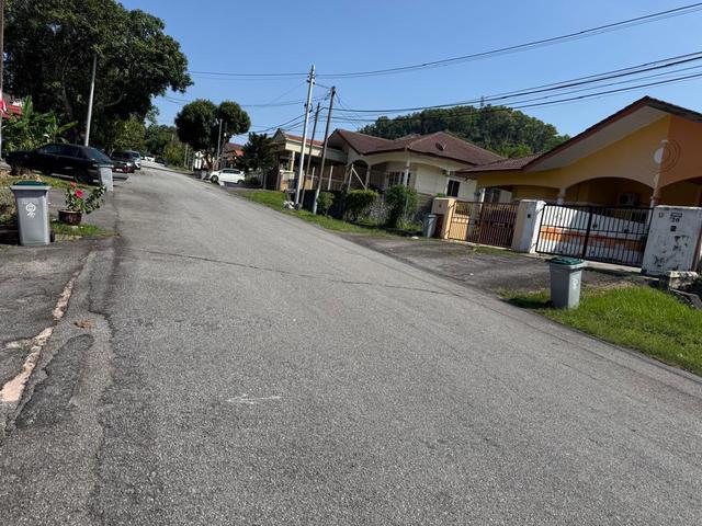Terraced House for sale in Malaka