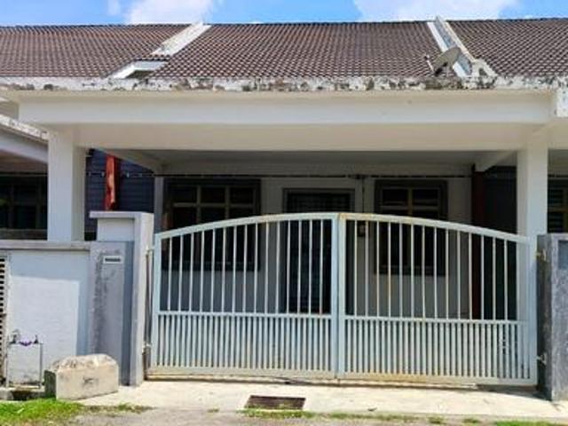 Terraced House for sale in Malaka