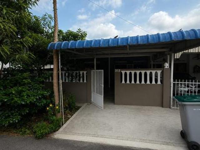 Terraced House for sale in Malaka