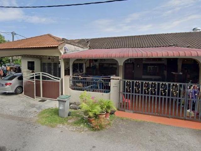 Terraced House for sale in Malaka