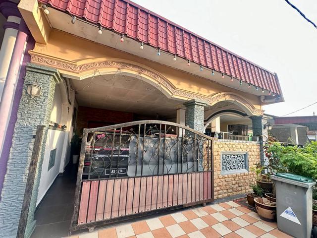 Terraced House for sale in Malaka