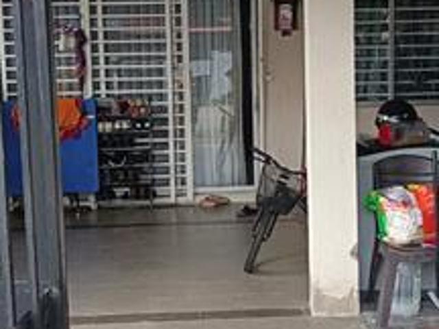 Terraced House for sale in Malaka