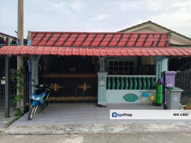 House for sale in Malaka