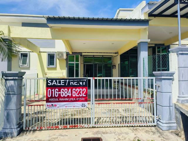 Terraced House for sale in Malaka