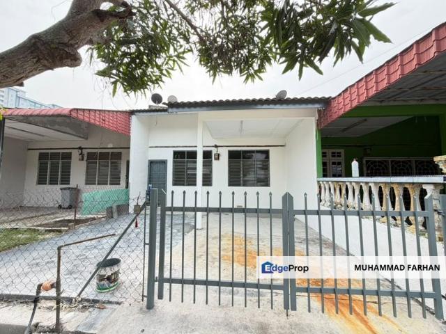 House for sale in Malaka