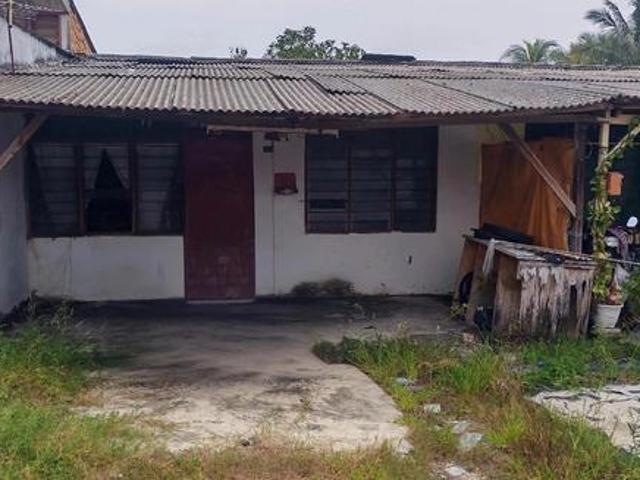Terraced House for sale in Tanjong Karang, Selangor