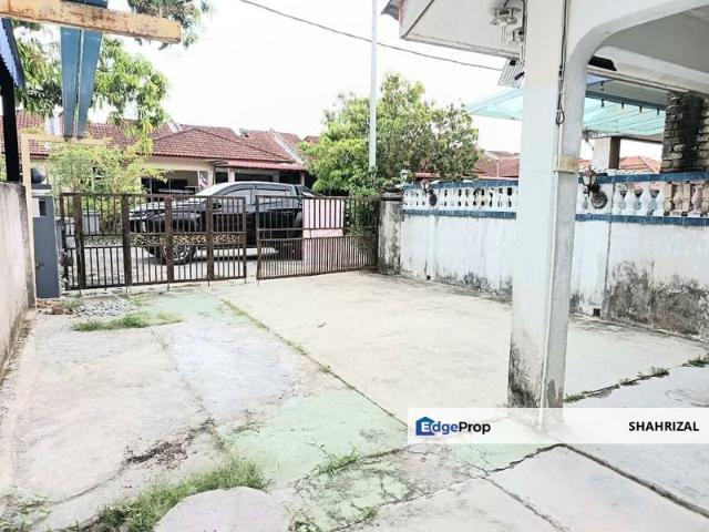House for sale in Malaka