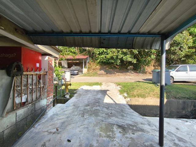 Terraced House for sale in Malaka