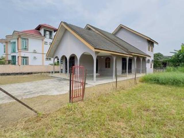 Bungalow for rent in Kota Bahru