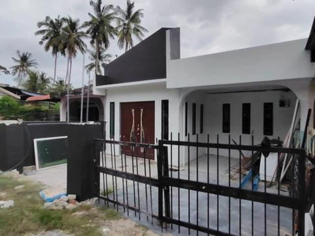 Terraced House for sale in Malaka
